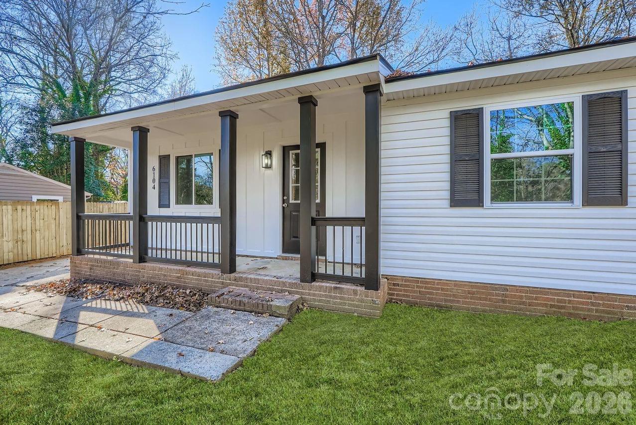 6104 Bridlewood Ln., Charlotte, NC 28215