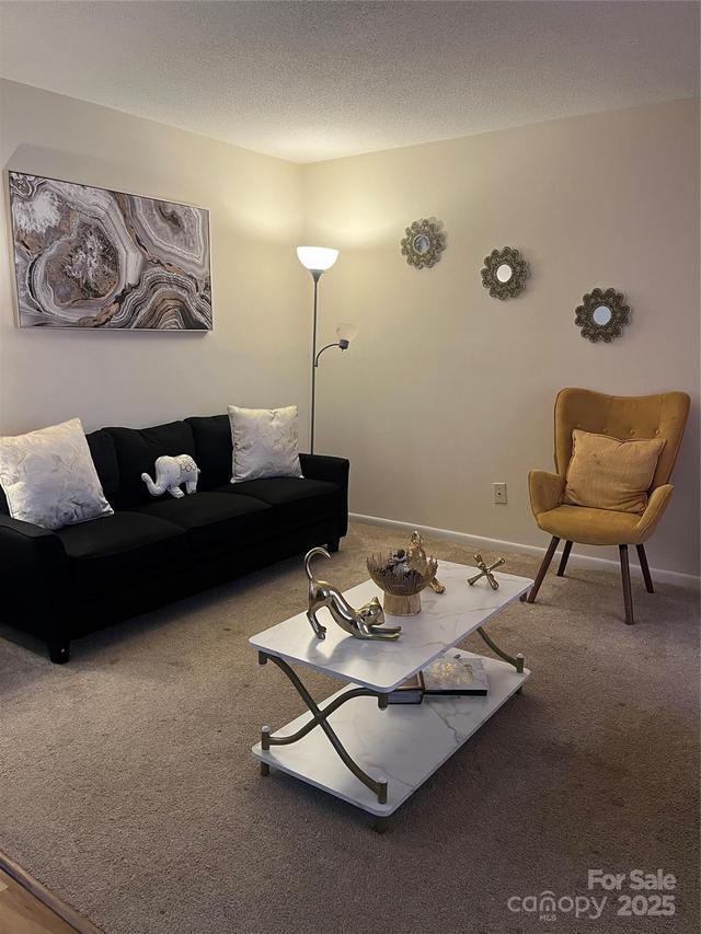 7122 Stonington Ln., Charlotte, NC 28227