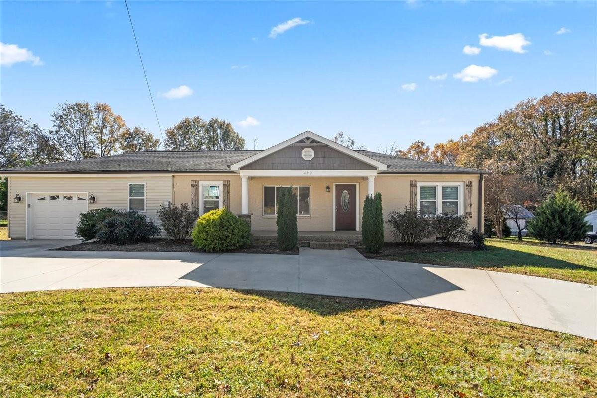 492 14th Ave., Hickory, NC 28601