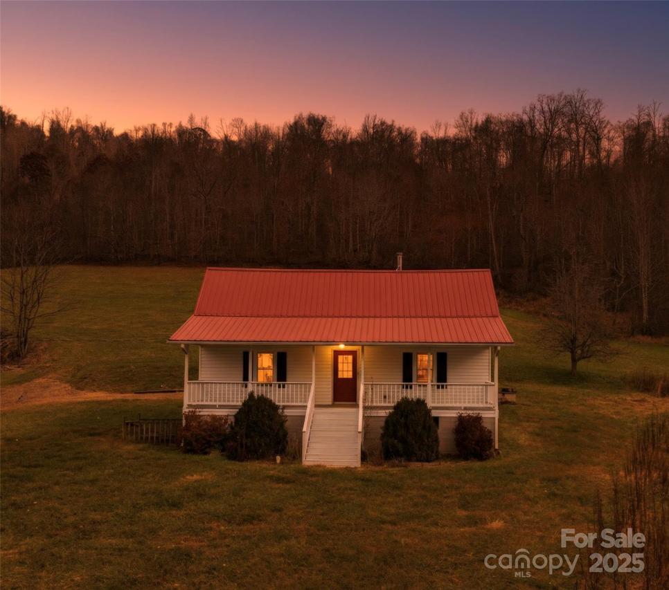 456 Windy Gap Rd., Mars Hill, NC 28754