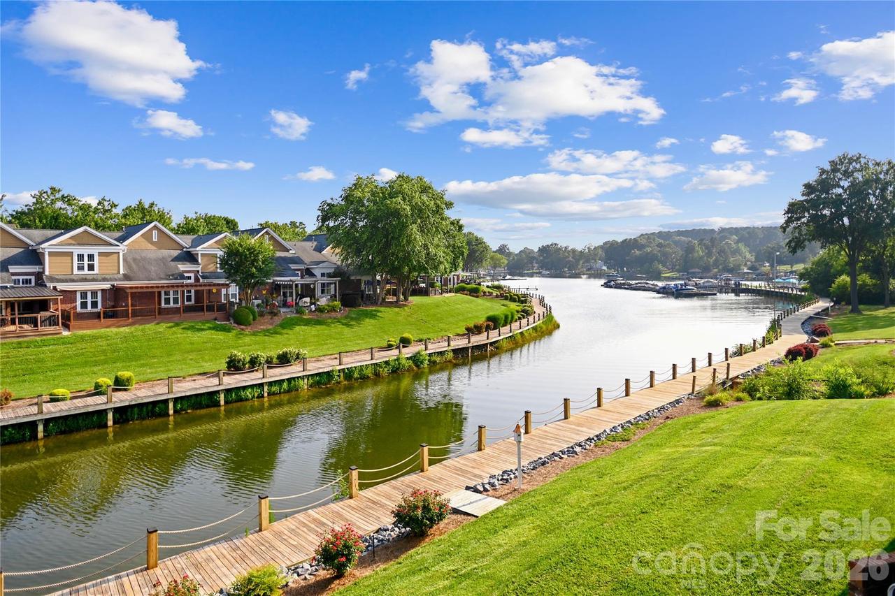 18525 Harborside Dr., Cornelius, NC 28031