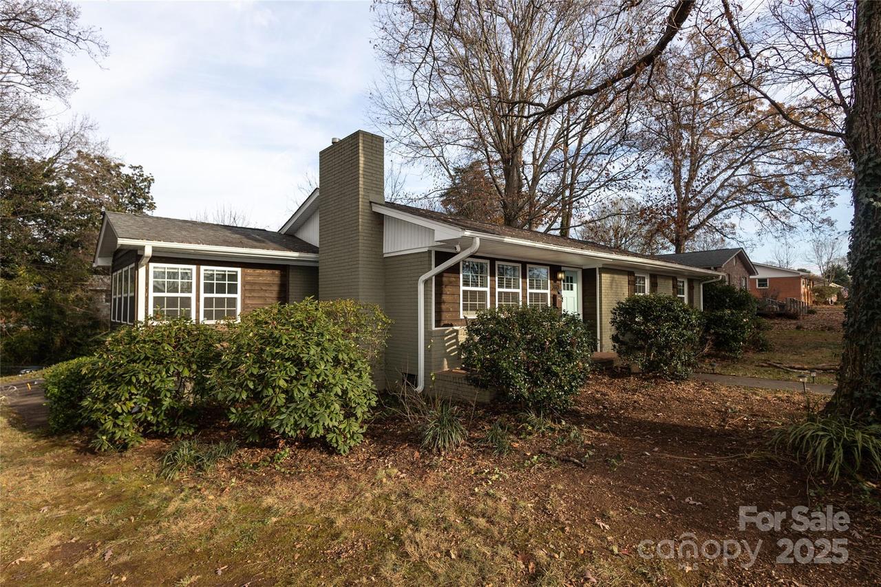 3801 Sudbury Rd., Charlotte, NC 28205