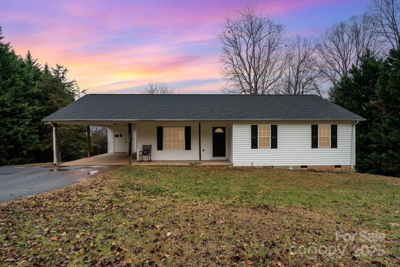 1820 Cline Pl., Lenoir, NC 28645