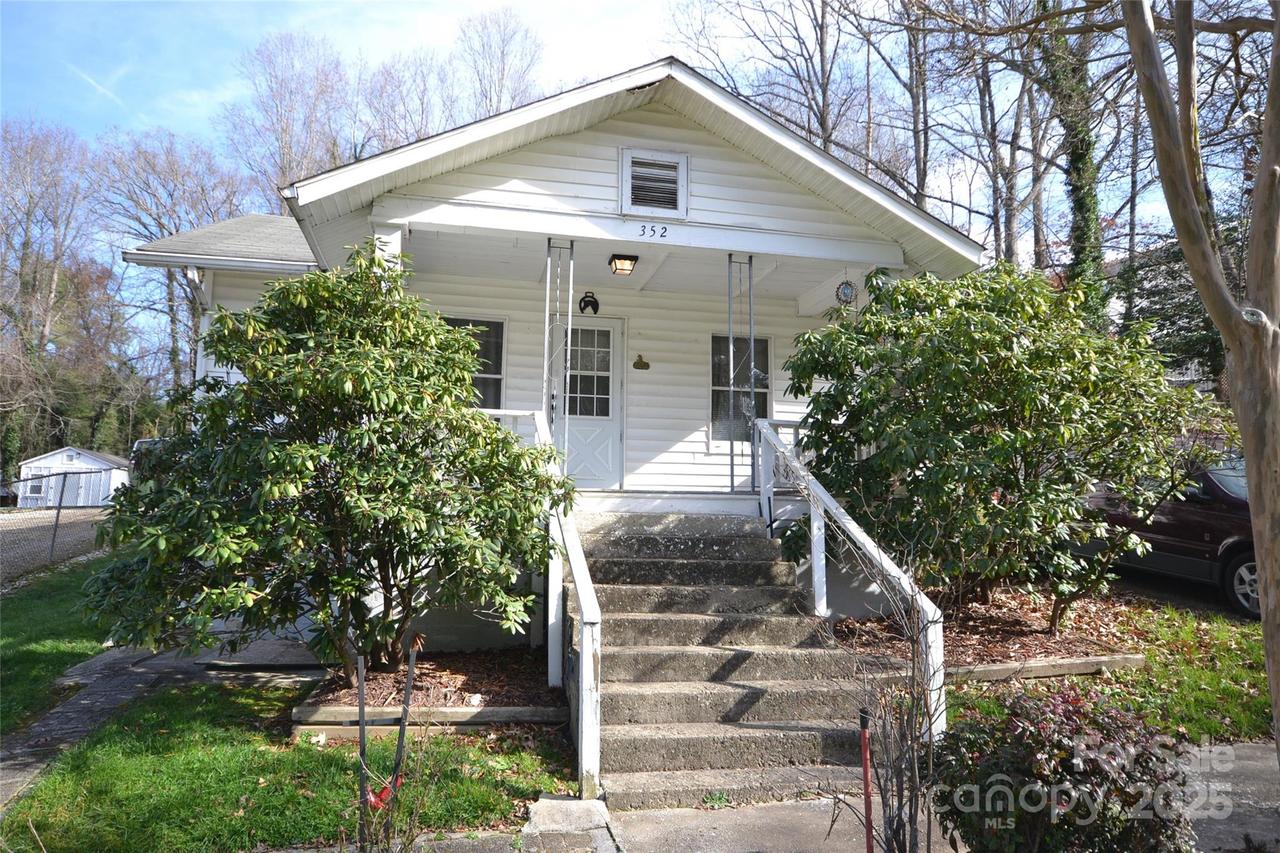 352 London Rd., Asheville, NC 28803