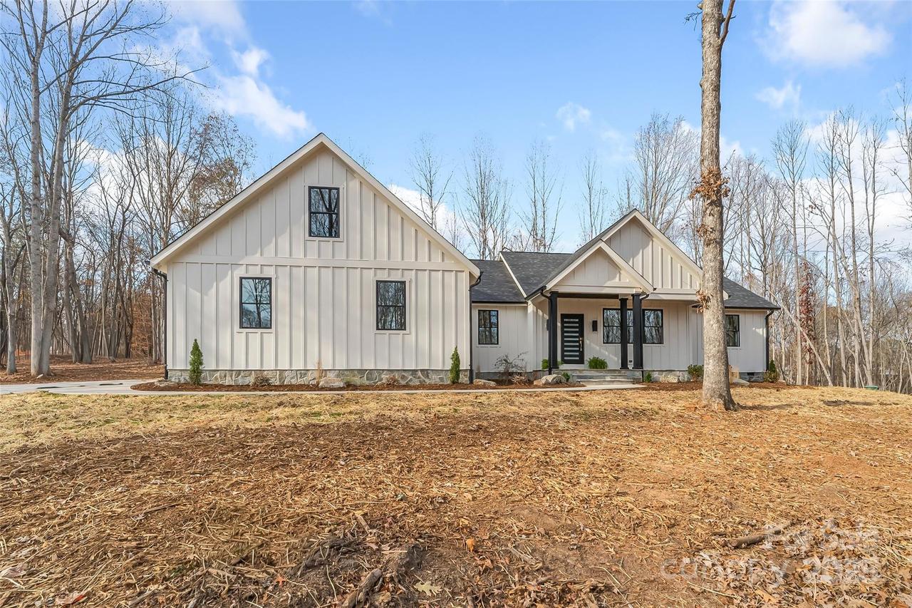135 Hilltop St., Morganton, NC 28655