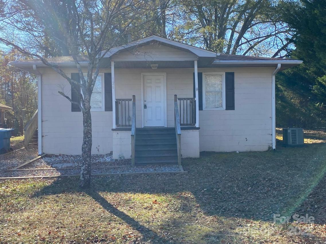 126 Bellvue St., Forest City, NC 28043