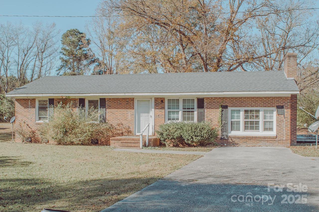 2454 Jonesville Rd., Fairmont, NC 28340