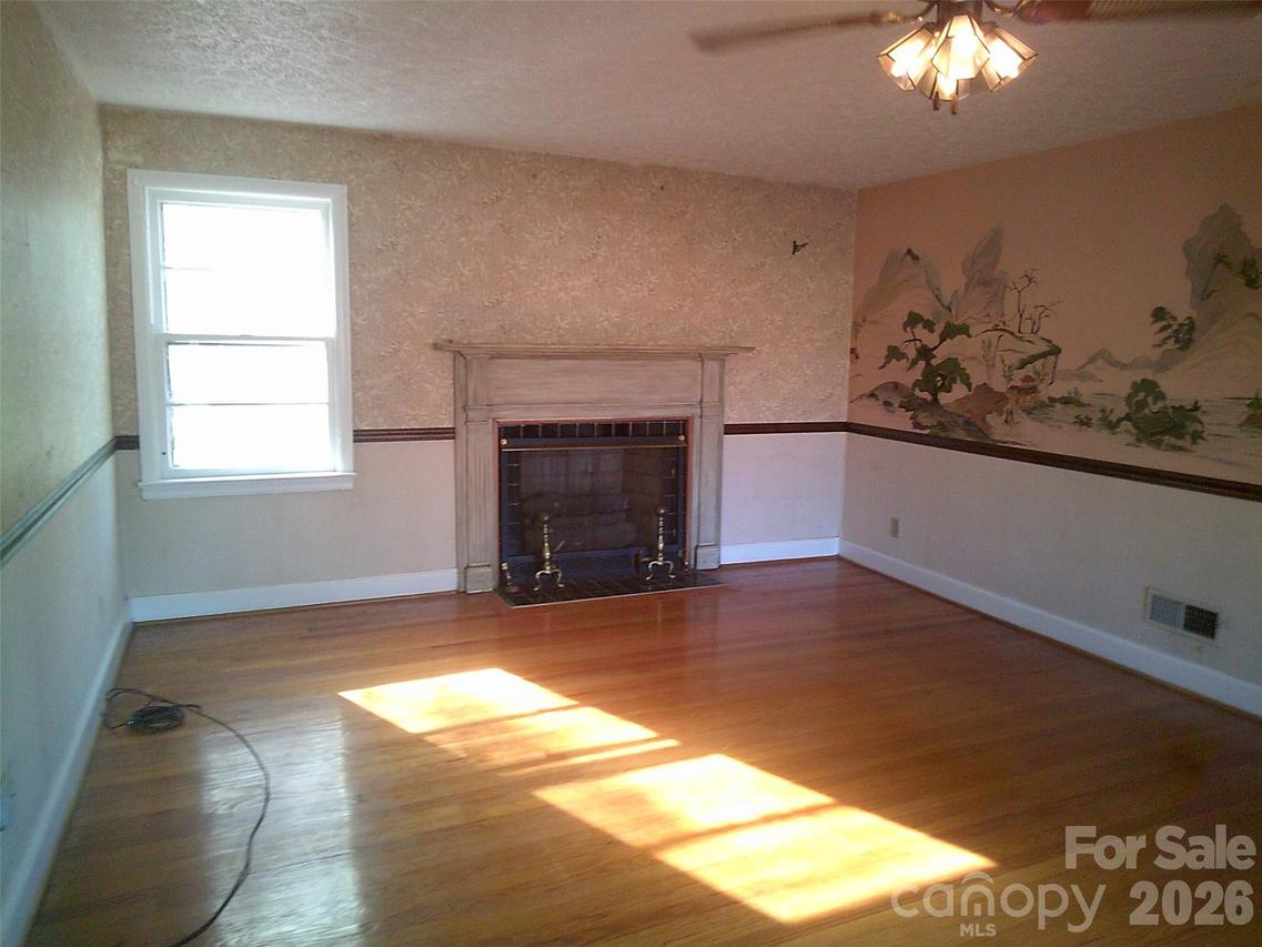 1303 W Dixon Blvd., Shelby, NC 28152