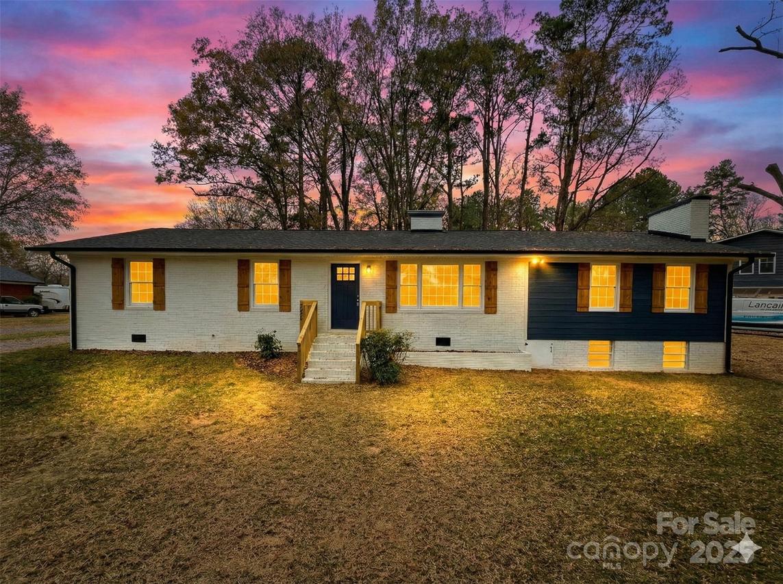 221 Pecan Dr., Oakboro, NC 28129