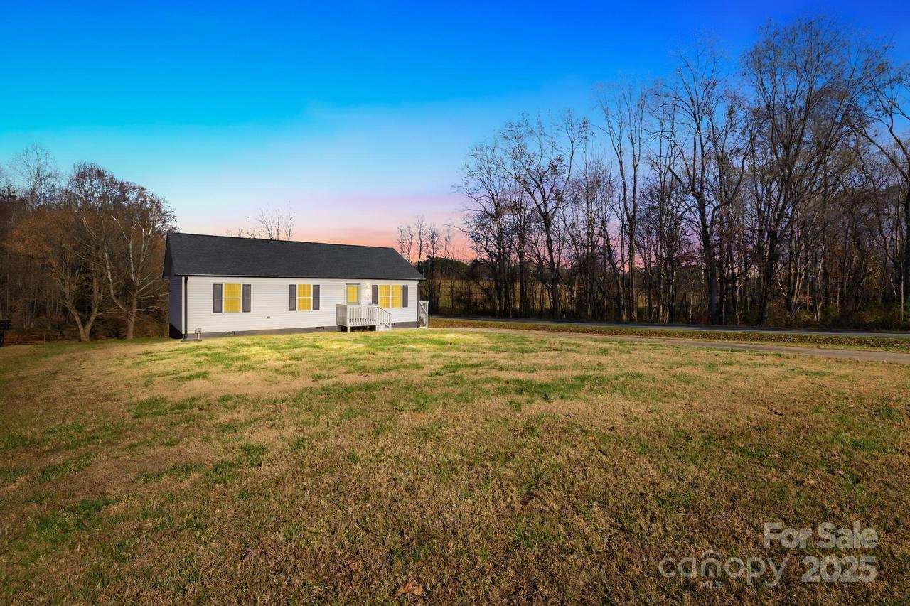 104 Single Oak Dr., Troutman, NC 28166