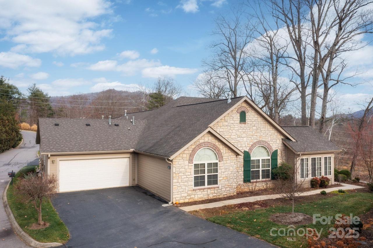 36 Craggy Vista Dr., Swannanoa, NC 28778