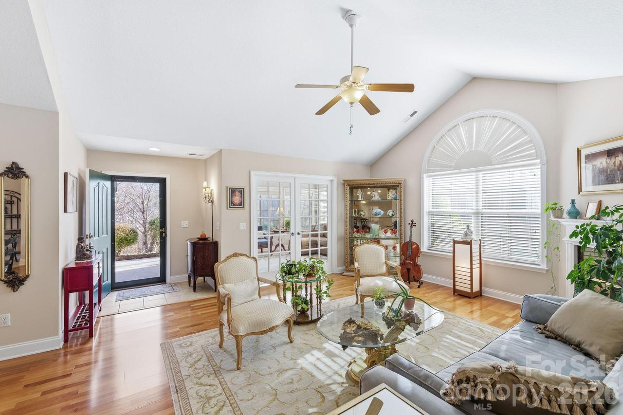 36 Craggy Vista Dr., Swannanoa, NC 28778