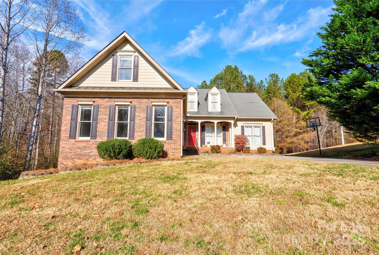 1303 Moonshadow Ln., Shelby, NC 28150