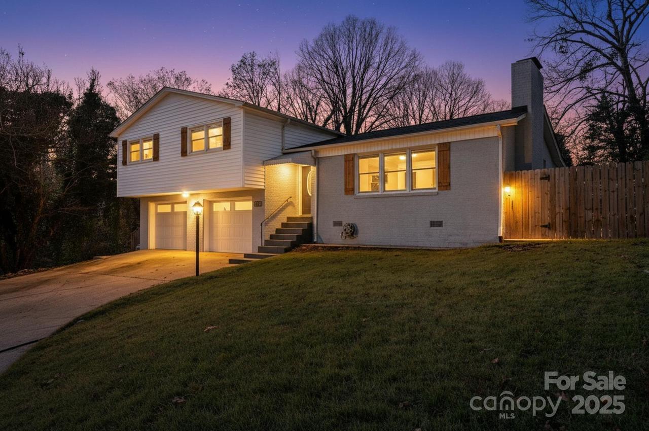 1905 10th Street Pl., Hickory, NC 28601