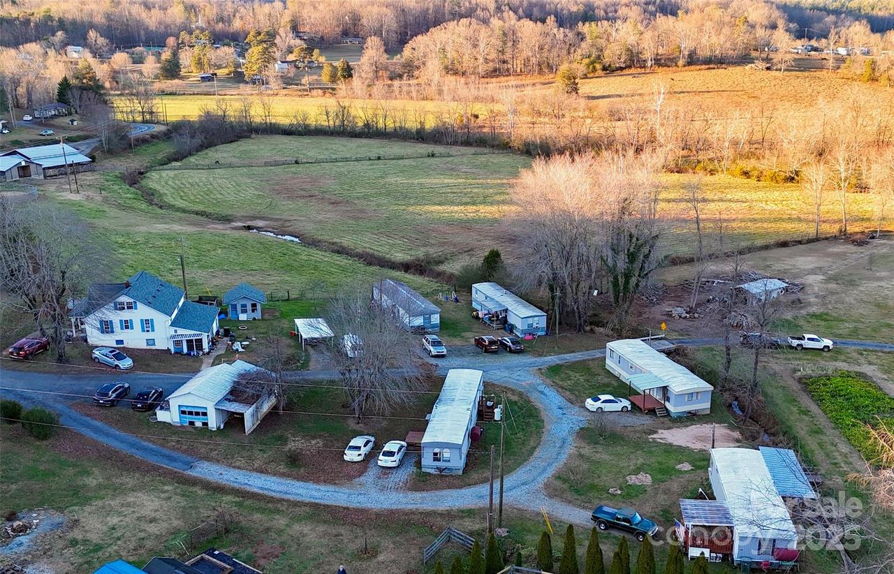 2333 Cedar Rock Cir., Lenoir, NC 28645