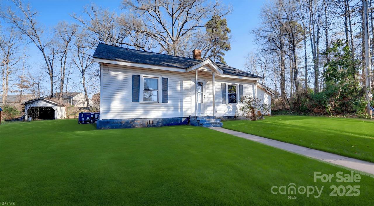 204 Robinson Clemmer Rd., Dallas, NC 28034