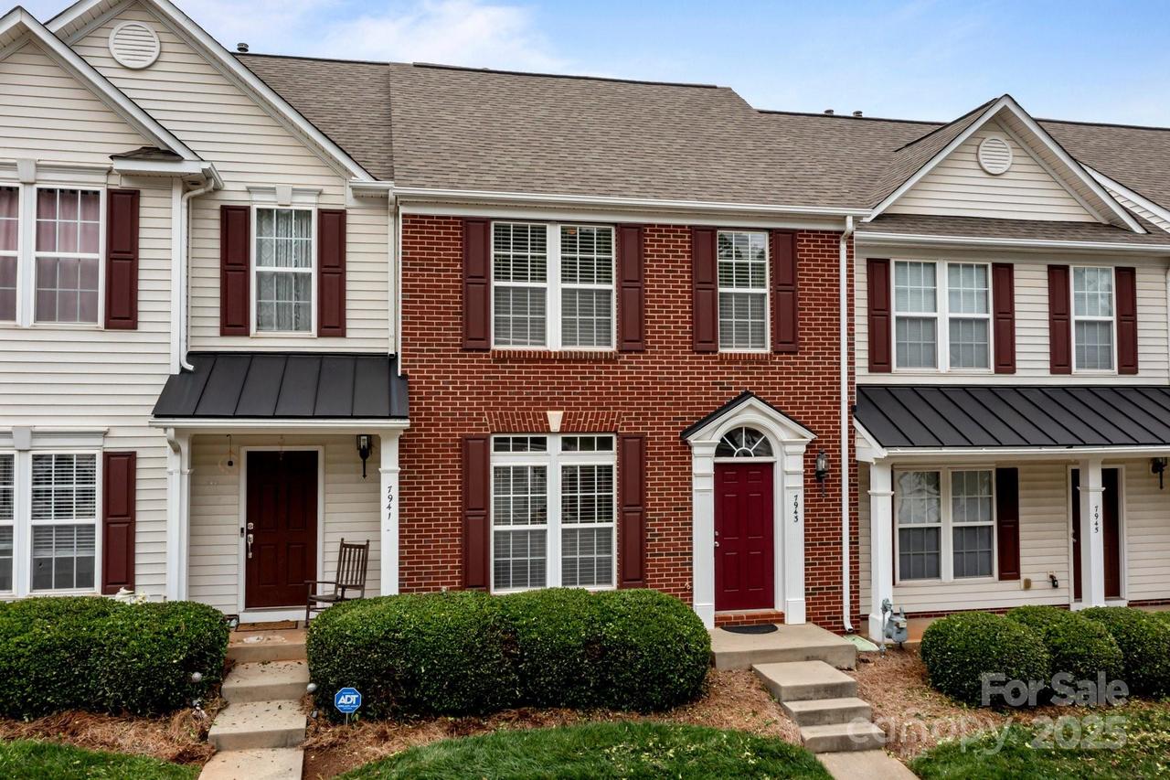 7943 Mariners Pointe Cir., Denver, NC 28037