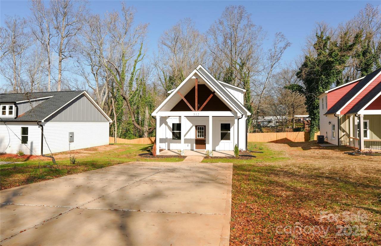 512 N Mulberry St., Cherryville, NC 28021