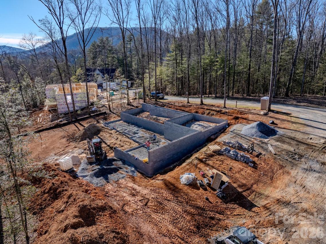 20 Nature Walk Ln., Etowah, NC 28739