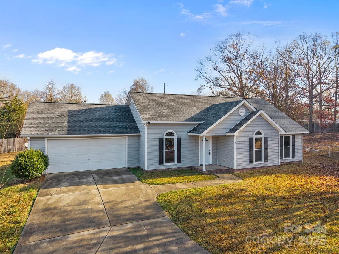831 White Oak Ln., Matthews, NC 28104