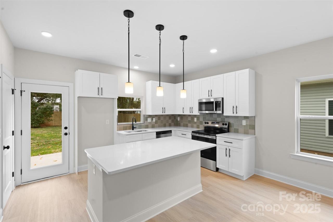 7801 Casa Loma Rd., Charlotte, NC 28269