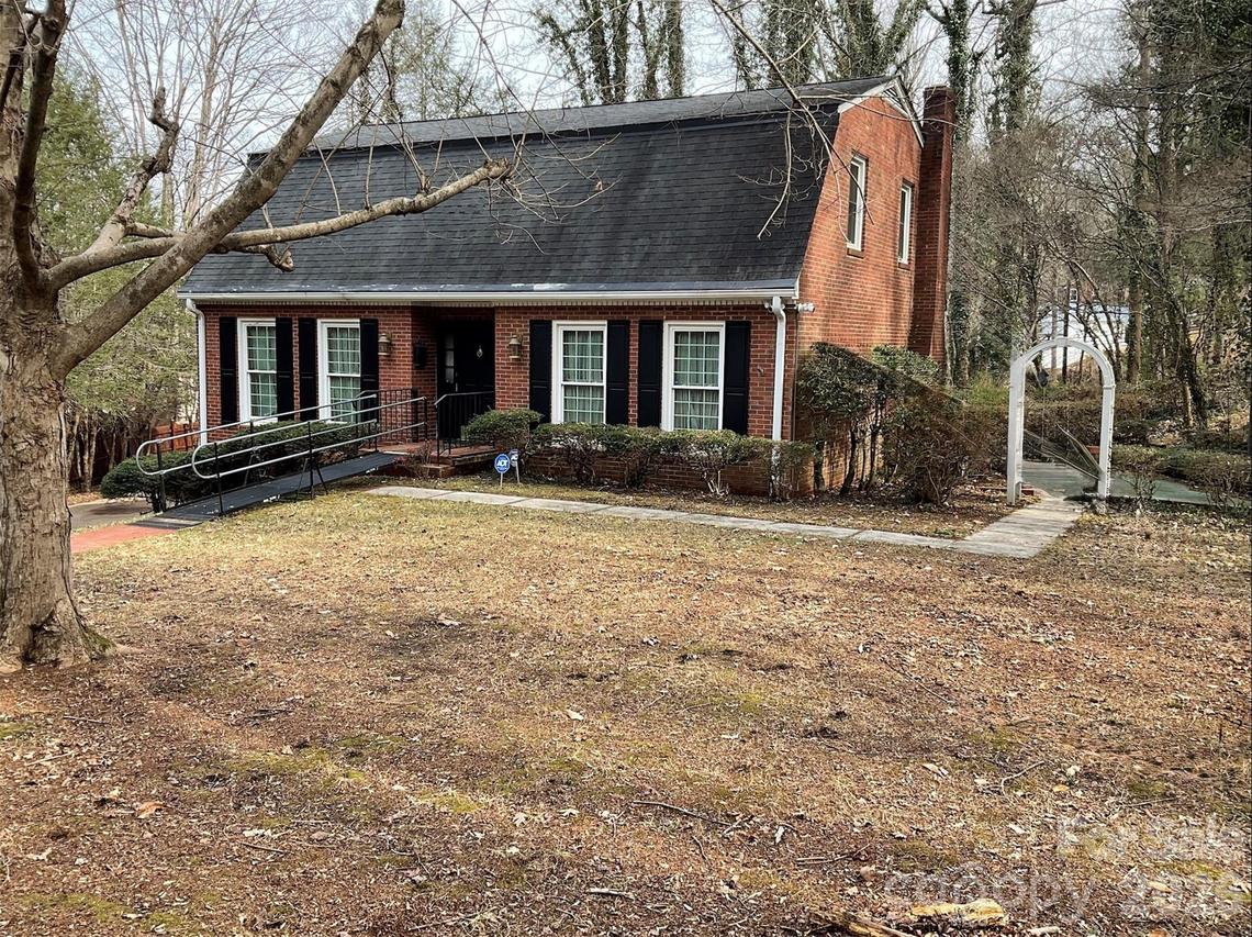 822 Westminster Cir., Lenoir, NC 28645