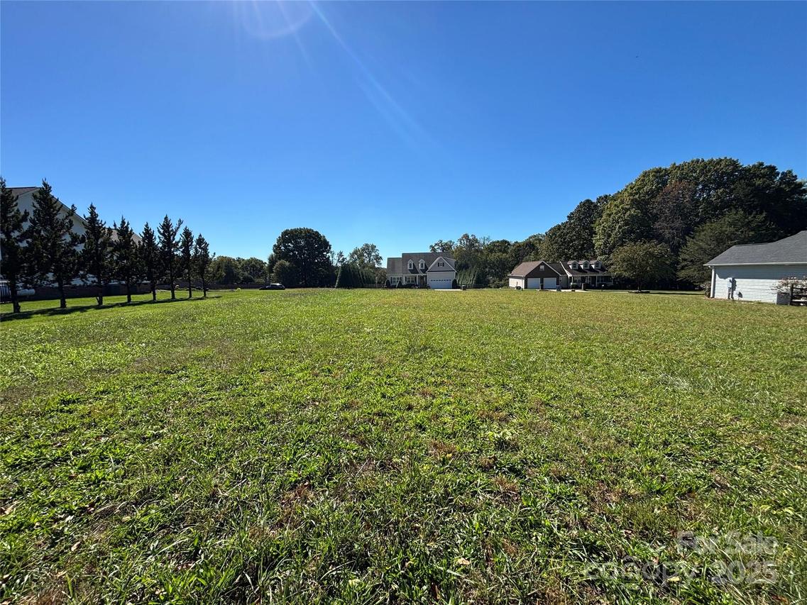 127 Donsdale Dr., Statesville, NC 28625