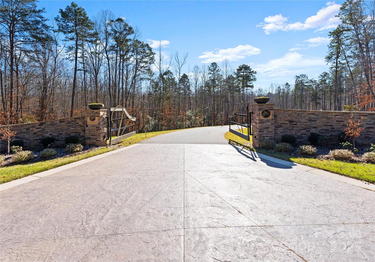 7 Ventosa Dr., Denver, NC 28037