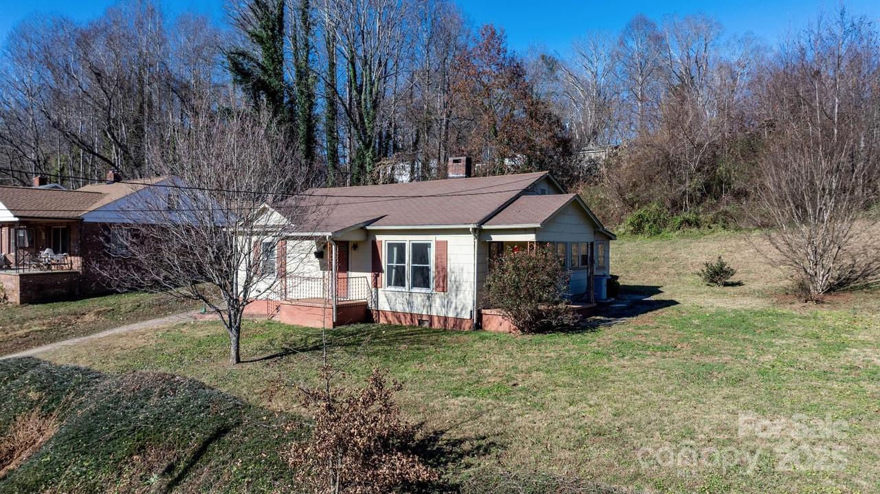 1606 Poplar St., Lenoir, NC 28645