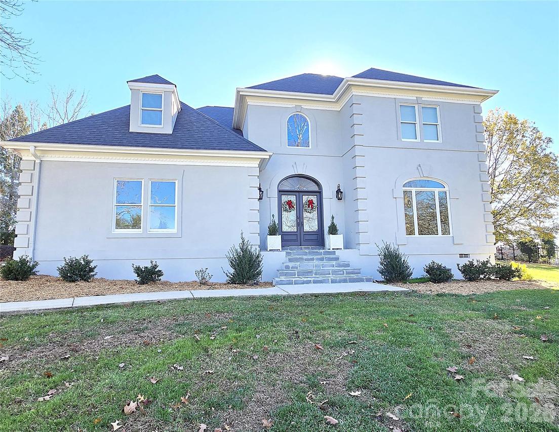 40 Shipwatch Dr., Hickory, NC 28601