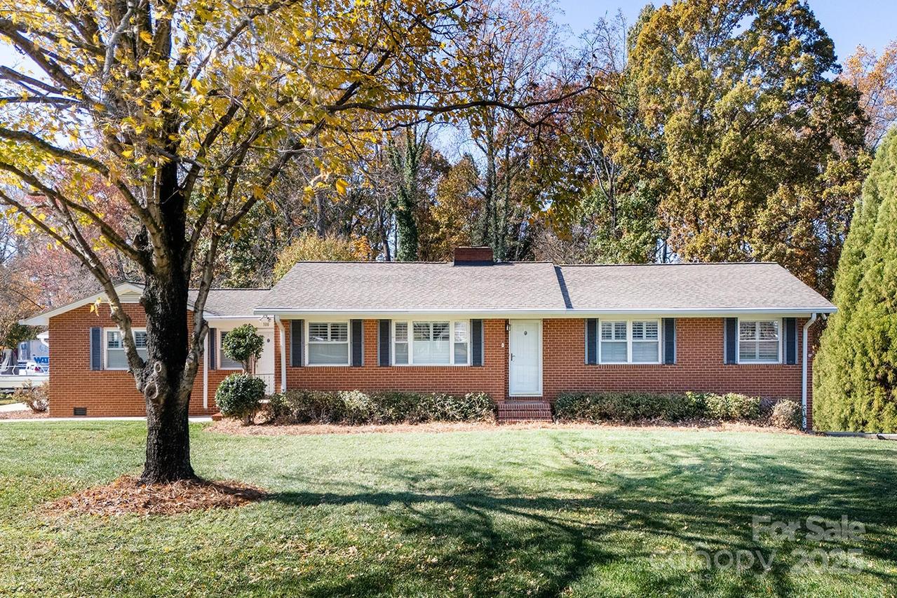 100 Joyce Ave., Huntersville, NC 28078