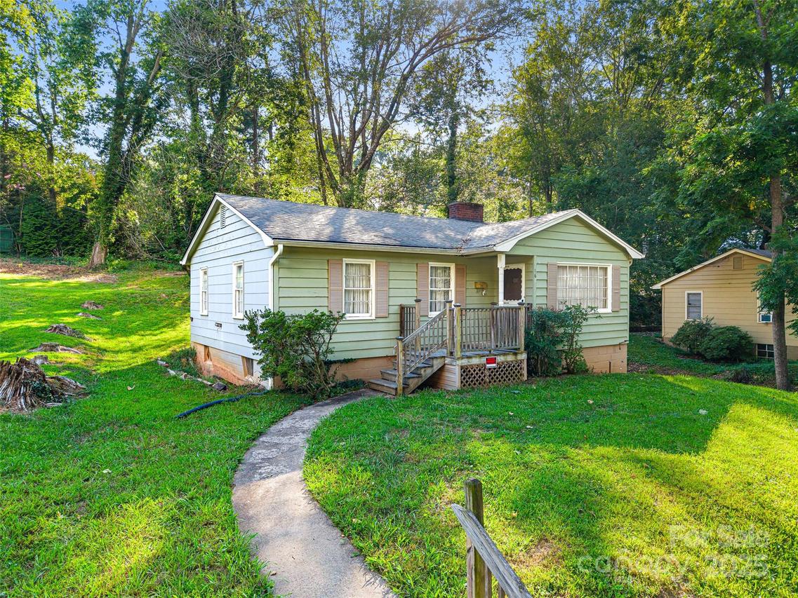 16 Melbourne Pl., Asheville, NC 28801