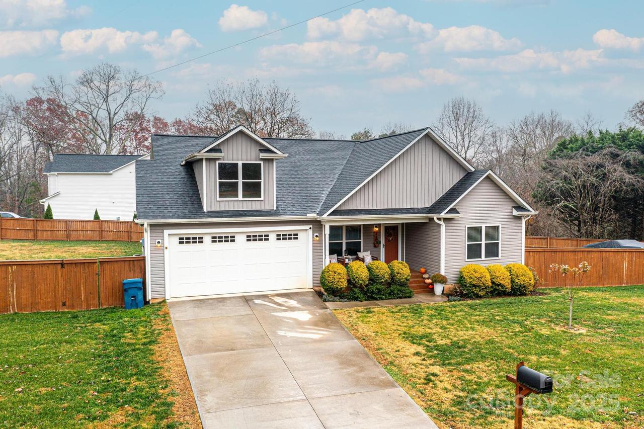 340 Woodlawn Dr., Connelly Springs, NC 28612