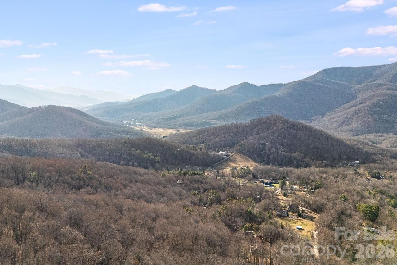 99999 Walker Mountain Ln., Black Mountain, NC 28711