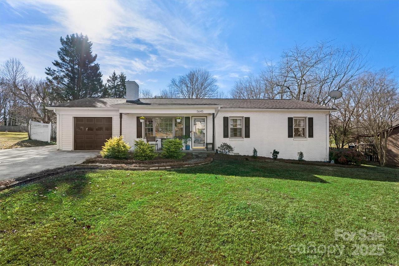 5645 Sandhurst Rd., Hickory, NC 28602