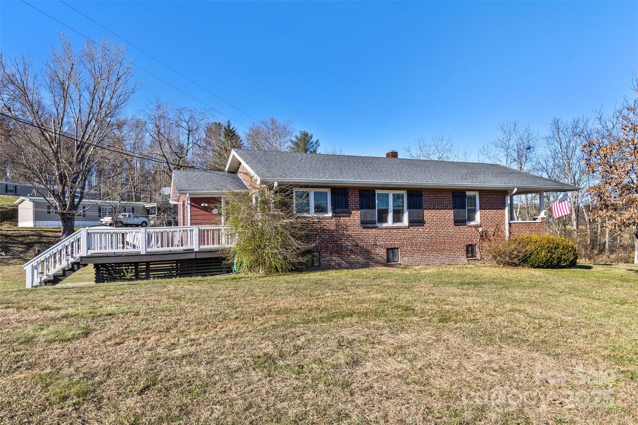 522 Calvert Rd., Brevard, NC 28712
