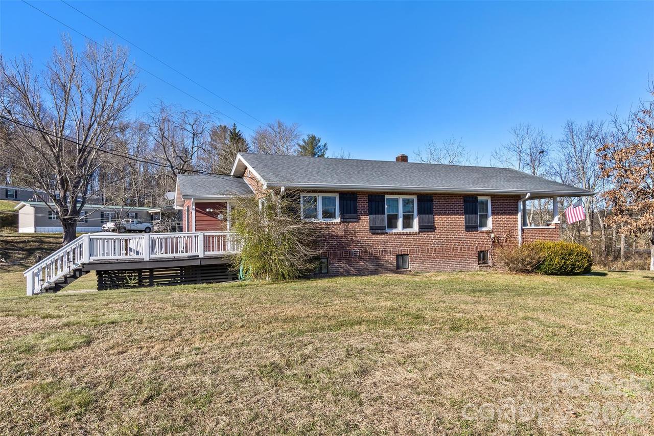 522 Calvert Rd., Brevard, NC 28712