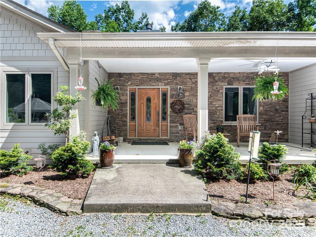 1468 Mount Olivet Rd., Zirconia, NC 28790