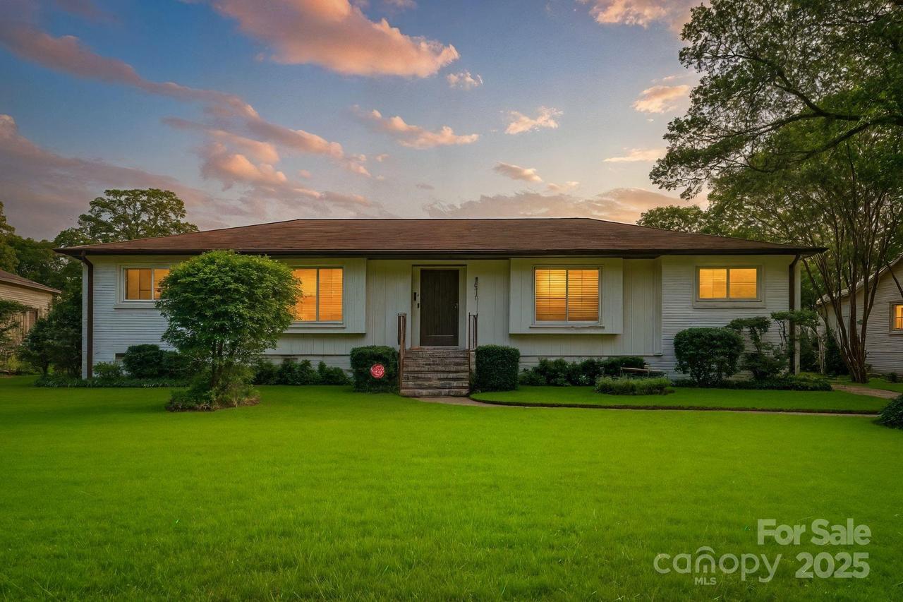 4515 Carriage Drive Cir., Charlotte, NC 28205