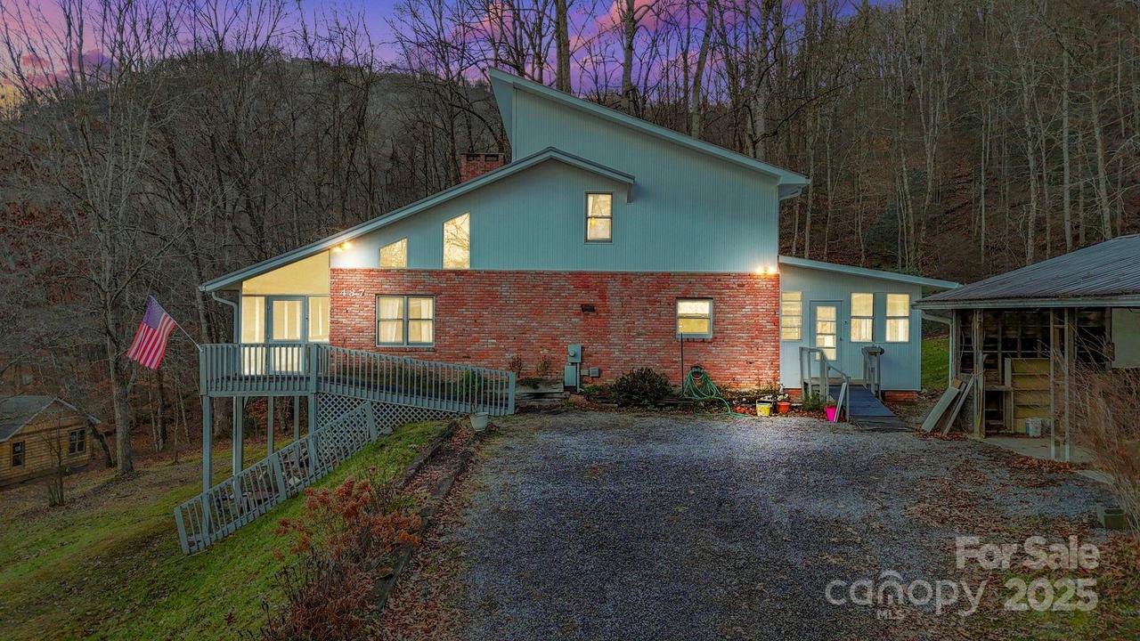 487 Julia Ln., Maggie Valley, NC 28751
