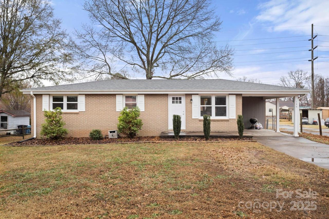 146 Old Castle Ln., Forest City, NC 28043