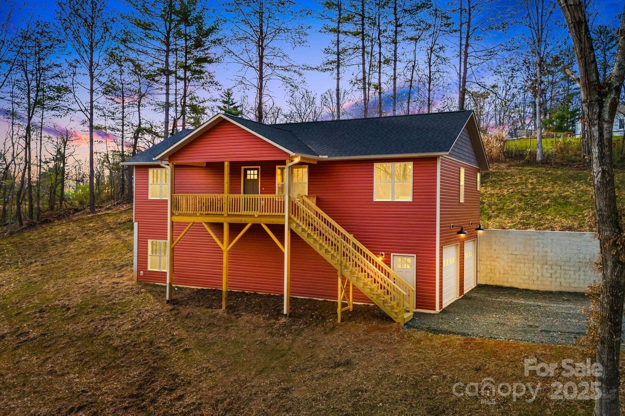 738 Jupiter Rd., Weaverville, NC 28787