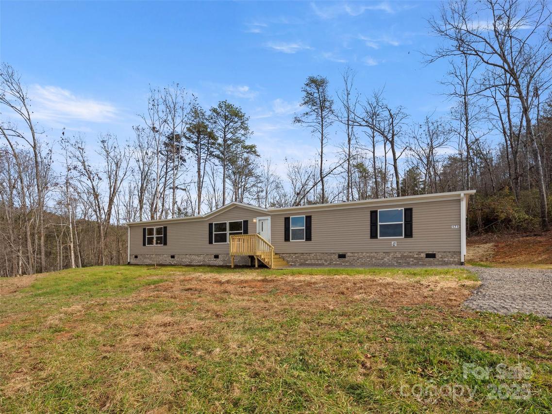 171 Peaceful Hill Dr., Old Fort, NC 28762