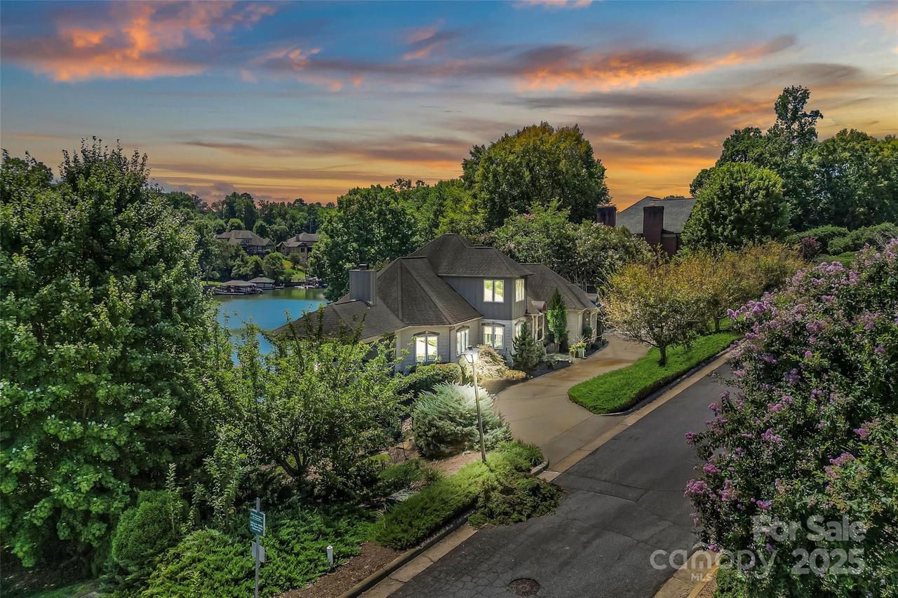 271 44th Avenue Cir., Hickory, NC 28601