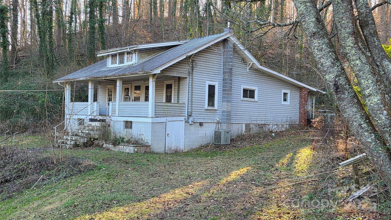 39 Henry Rd., Sylva, NC 28779