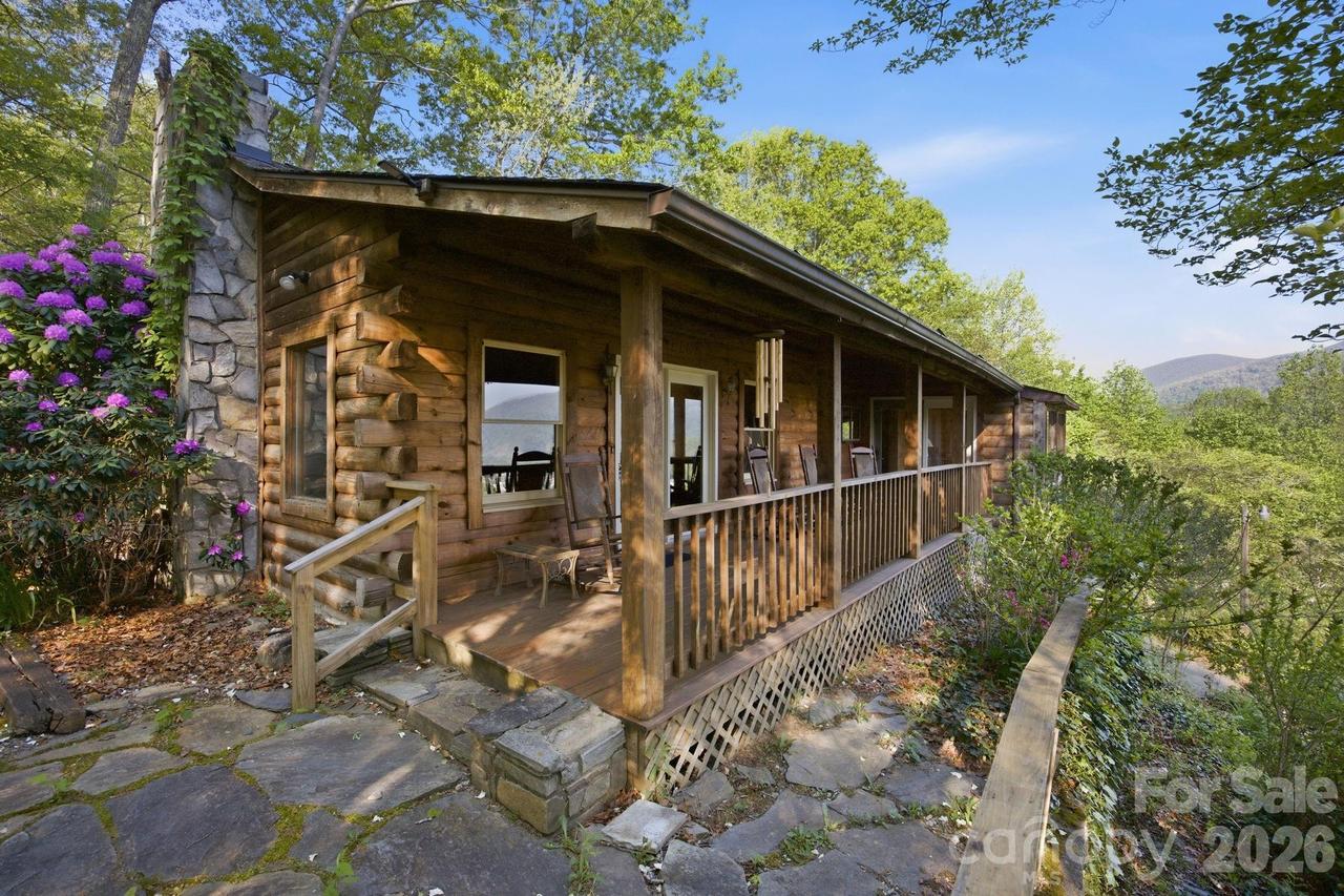 75 Red Oak Ln., Waynesville, NC 28786