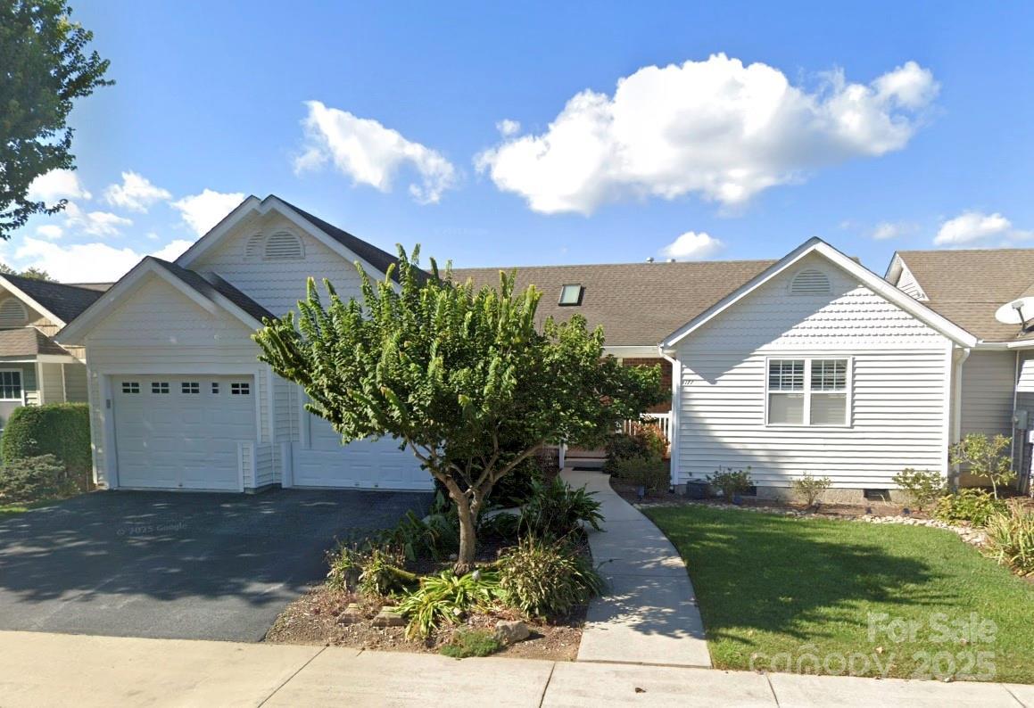 177 Charlestown Dr., Hendersonville, NC 28792