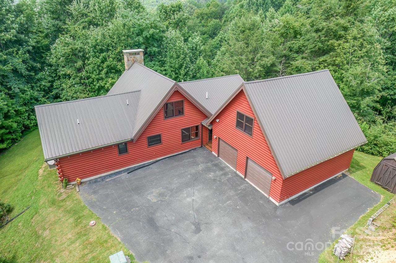 5023 Elk Park Hwy., Elk Park, NC 28622