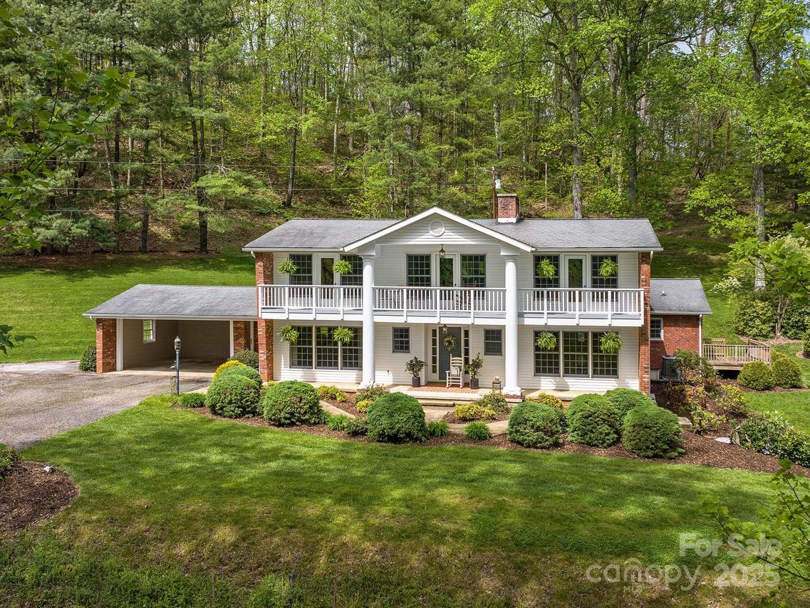 1963 Crymes Cove Rd., Waynesville, NC 28786