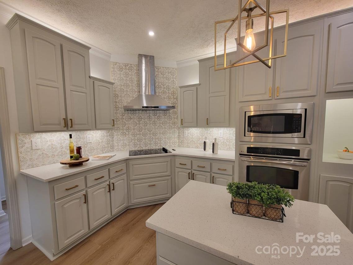 261 Lone Laurel Tr., Hendersonville, NC 28792